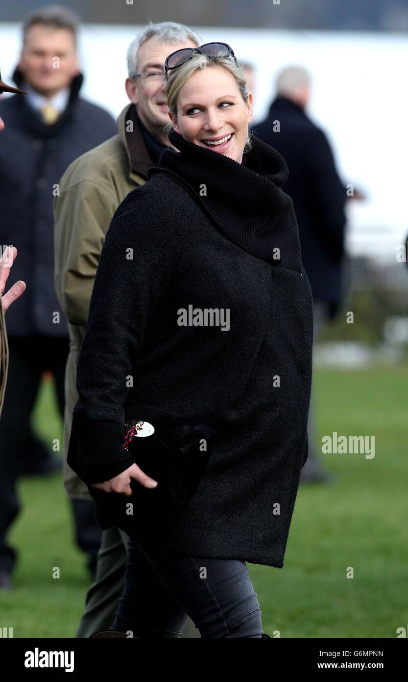 Zara Phillips am ersten Tag der 2013 The International auf der Cheltenham Racecourse, Cheltenham. Stockfoto