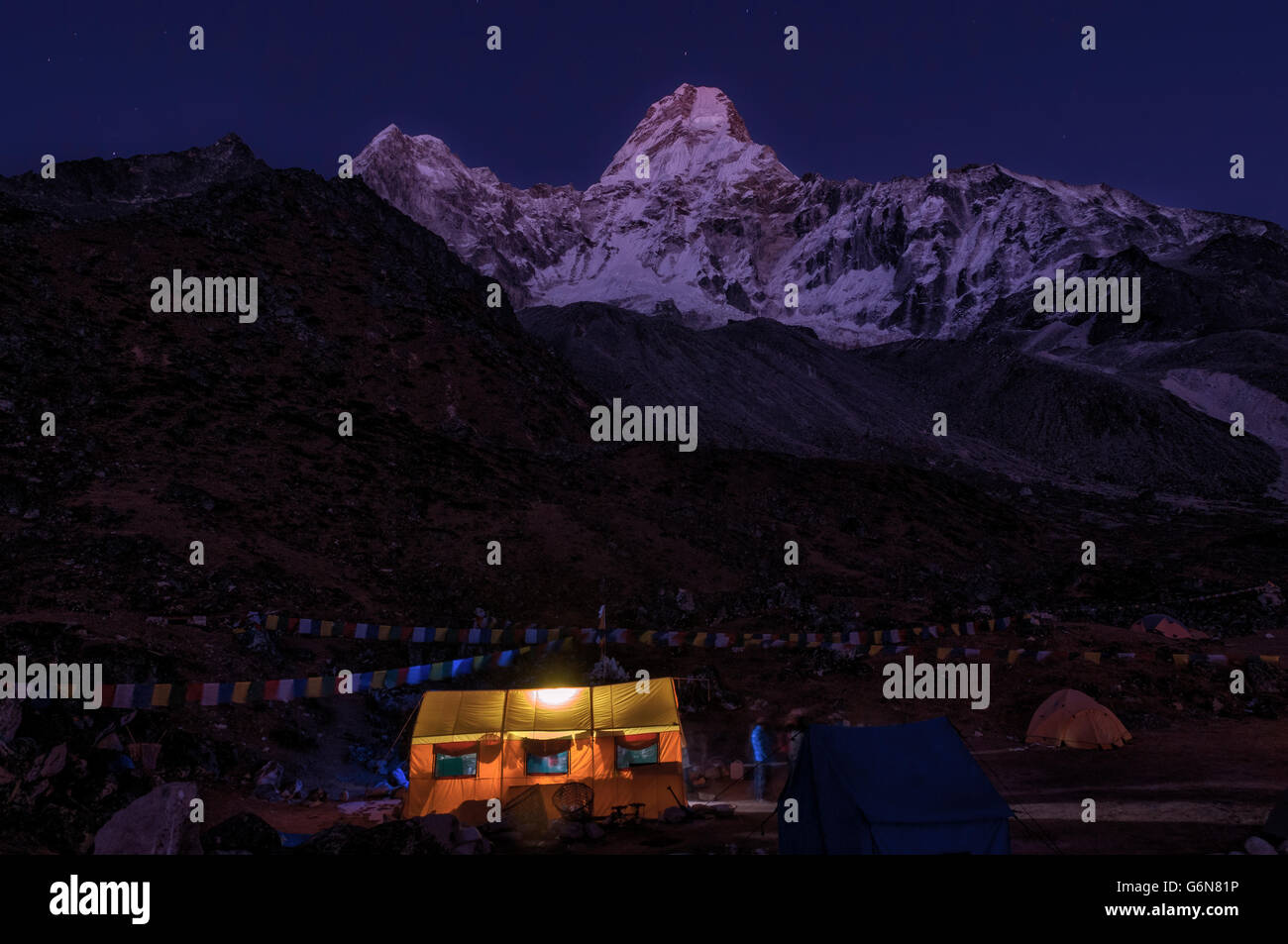 Nepal, Himalaya, Solo Khumbu, Everest Region Ama Dablam, Zelt Camp in der Nacht Stockfoto