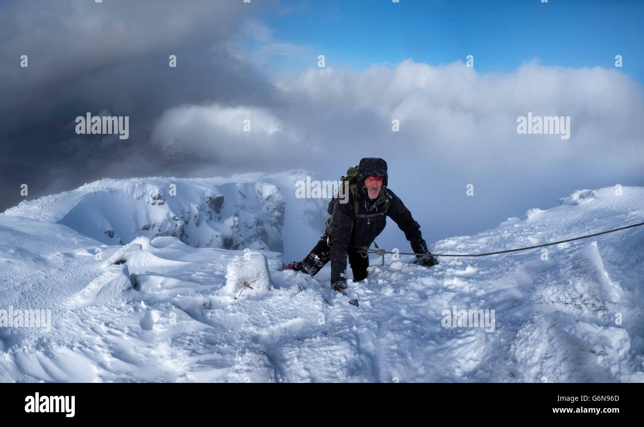 Schottland, Glencoe, Stob Coire Nan Lochain, Bergsteigen im winter Stockfoto