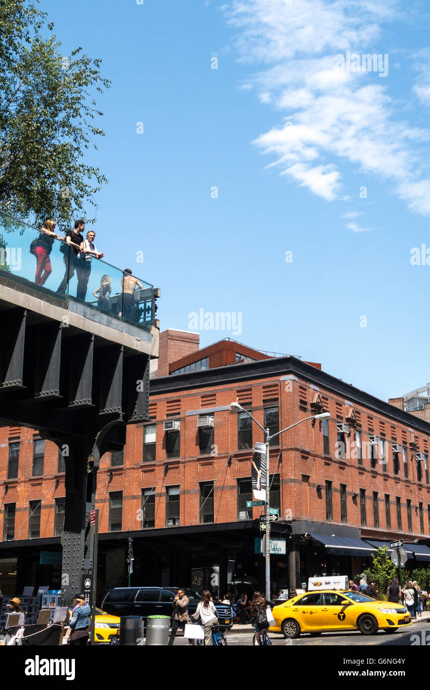 Tiffany & Co. Stiftung Aussichtspunkt auf High Line Park, New York Stockfoto