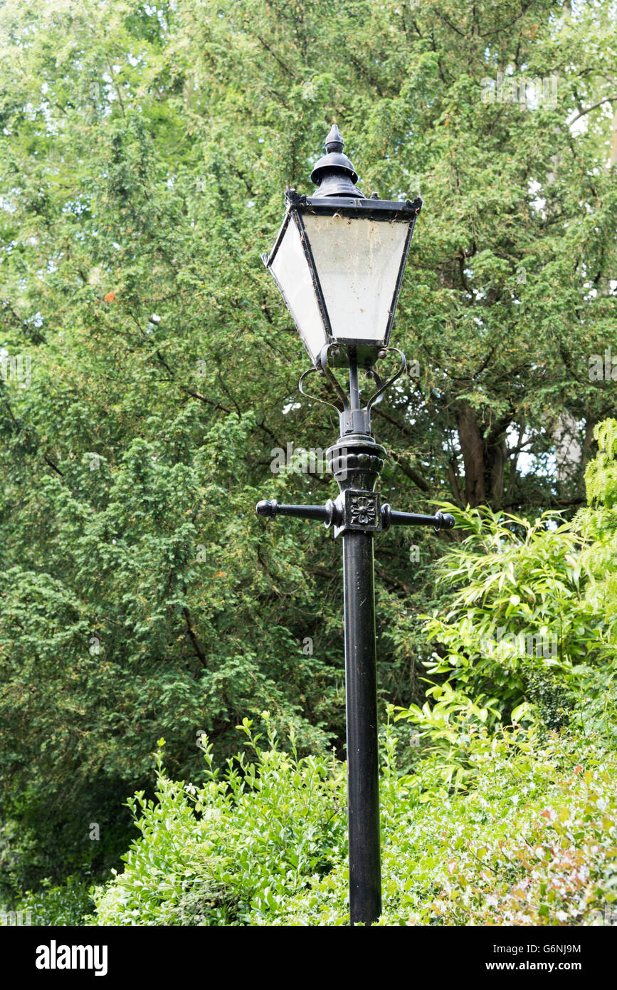 Einem alten viktorianischen Stil Lampost in Burrell Walk Cambridge UK. Sie werden ersetzt modernere, wodurch einige controv Stockfoto