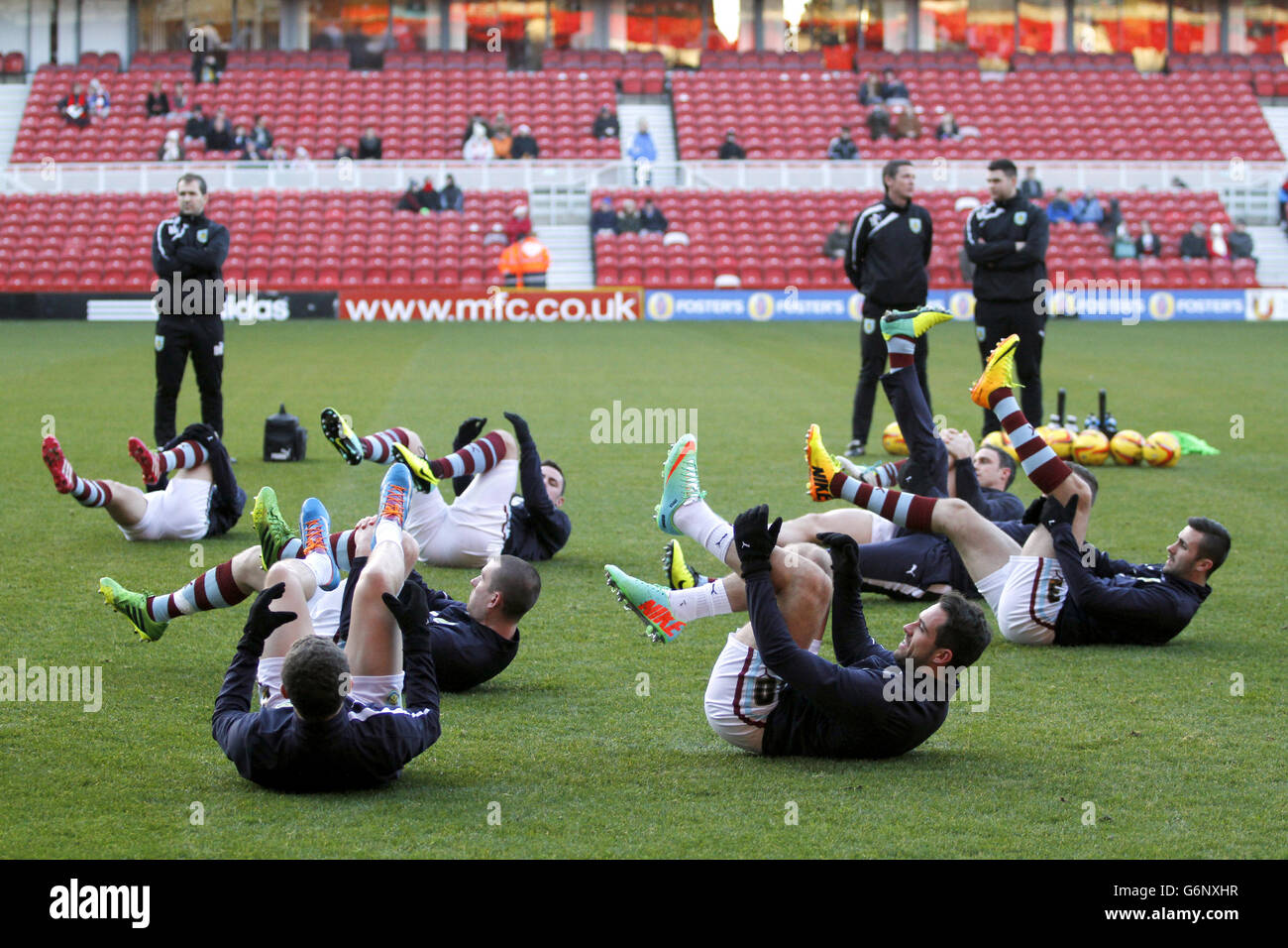 Fußball - Sky Bet Championship - Middlesbrough V Burnley - The Riverside Stadium. Burnley-Spieler während des Aufwärmphase Stockfoto