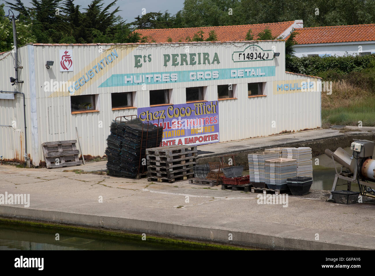 Auster Schalentiere Fischerei Moules huîtres in der Nähe von Bouin Frankreich Stockfoto