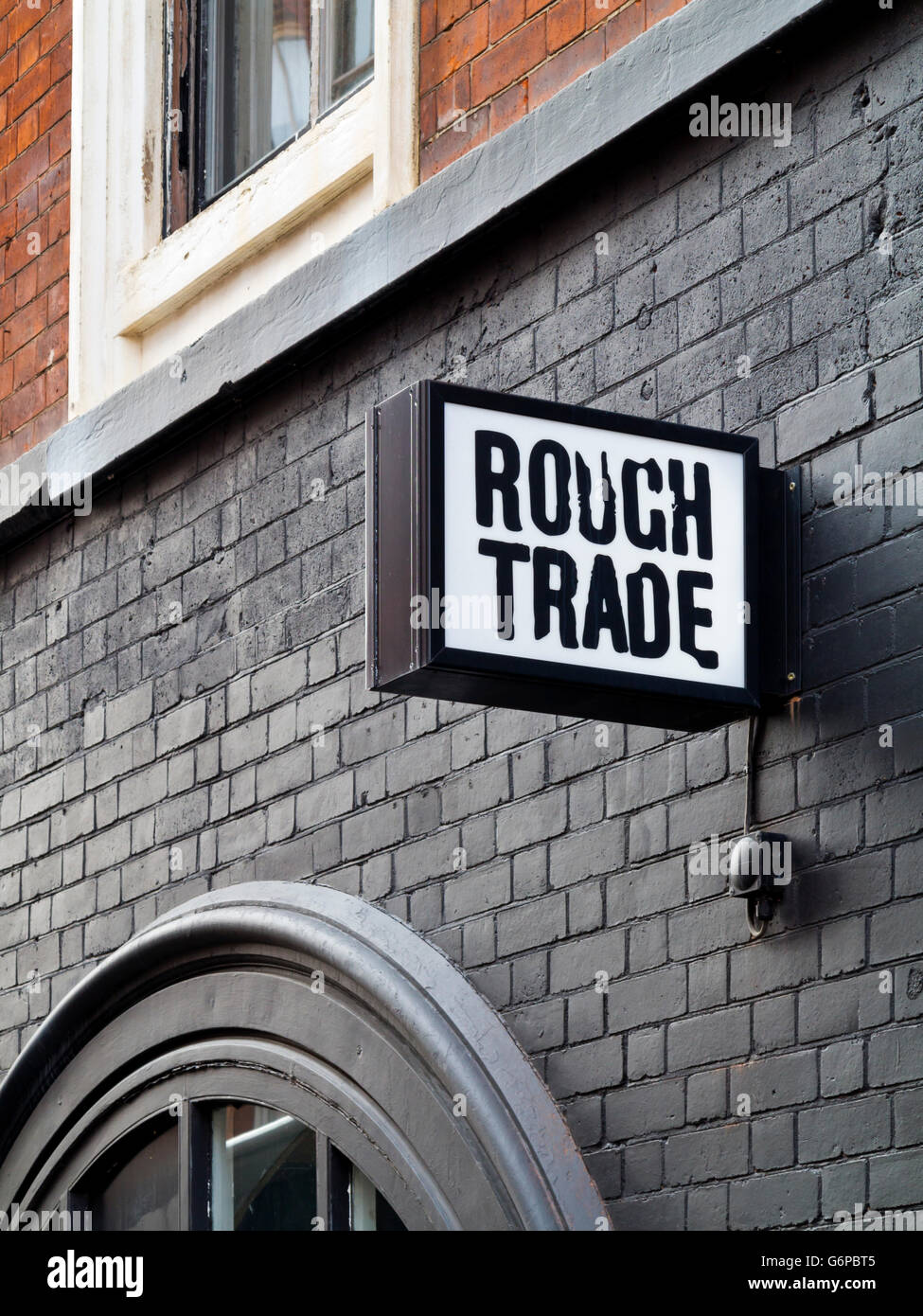 Melden Sie außen Rough Trade unabhängigen Plattenladen in Nottingham Stadtzentrum Nottinghamshire England UK Stockfoto