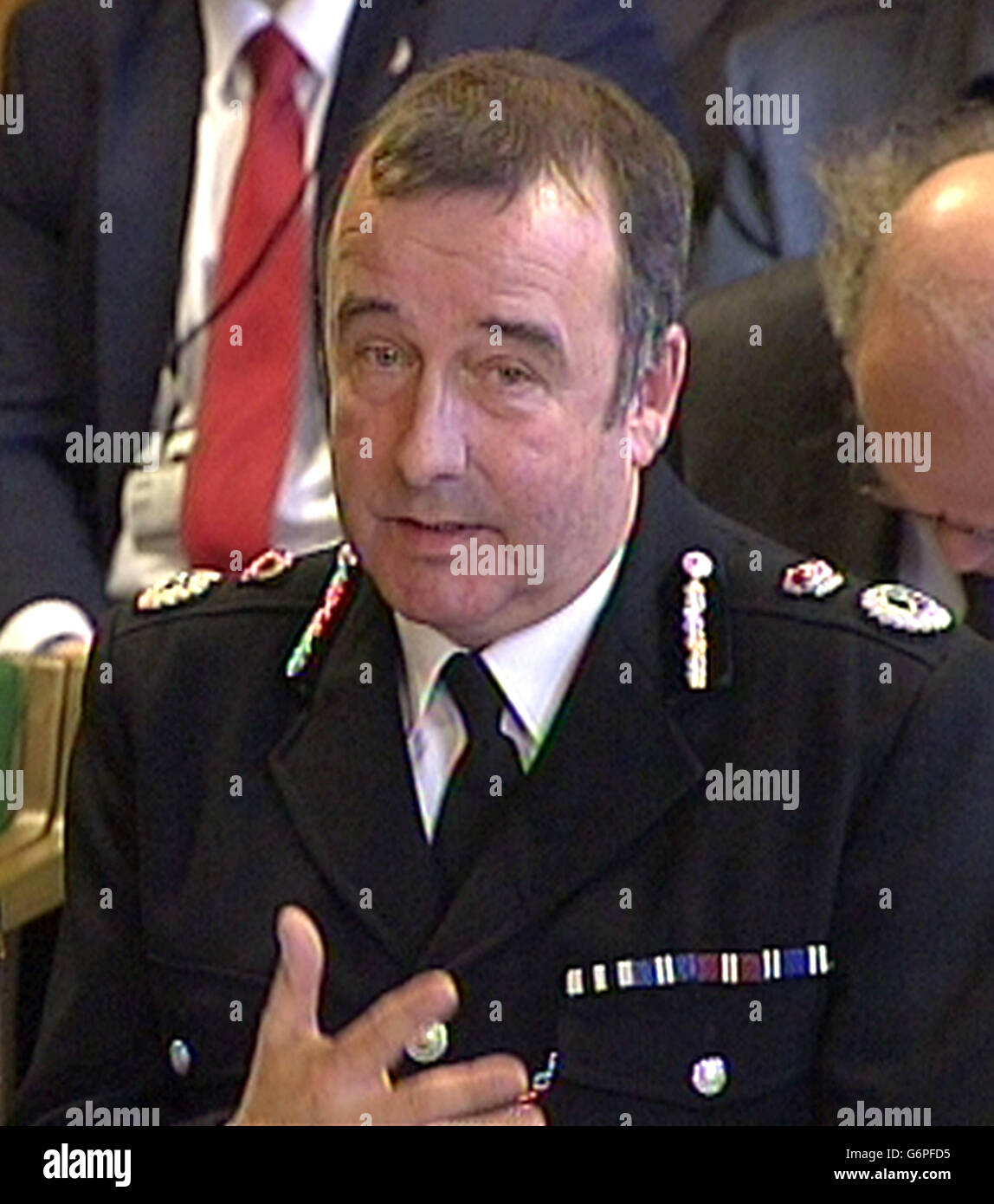 Sussex Polizeichef Constable Martin Richards gibt dem Privilegien-Komitee im House of Commons in London Beweise. Stockfoto