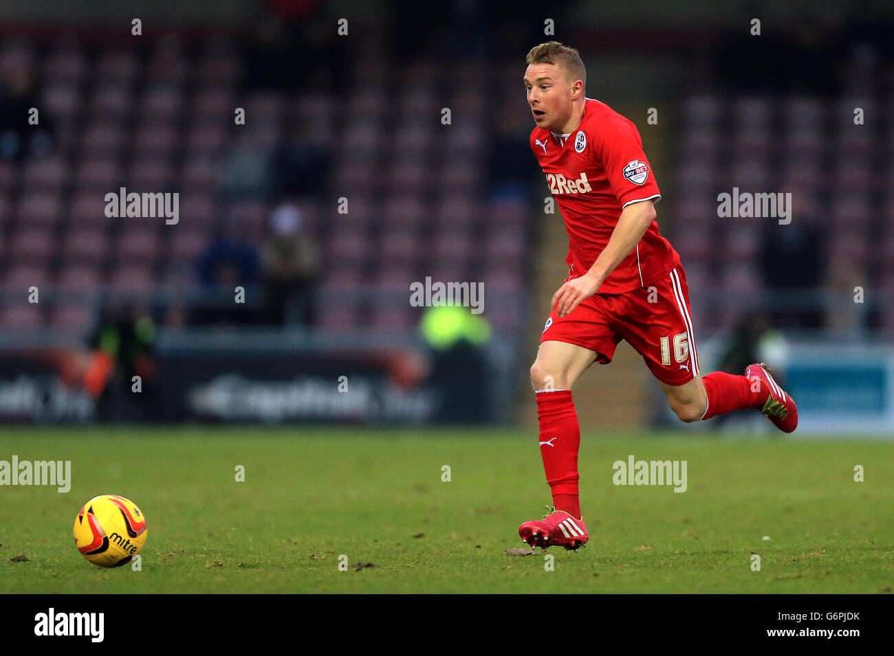 Soccer - Sky Bet League One - Coventry City / Crawley Town - Sixfields Stadium. Nicky Adams von Crawley Town Stockfoto