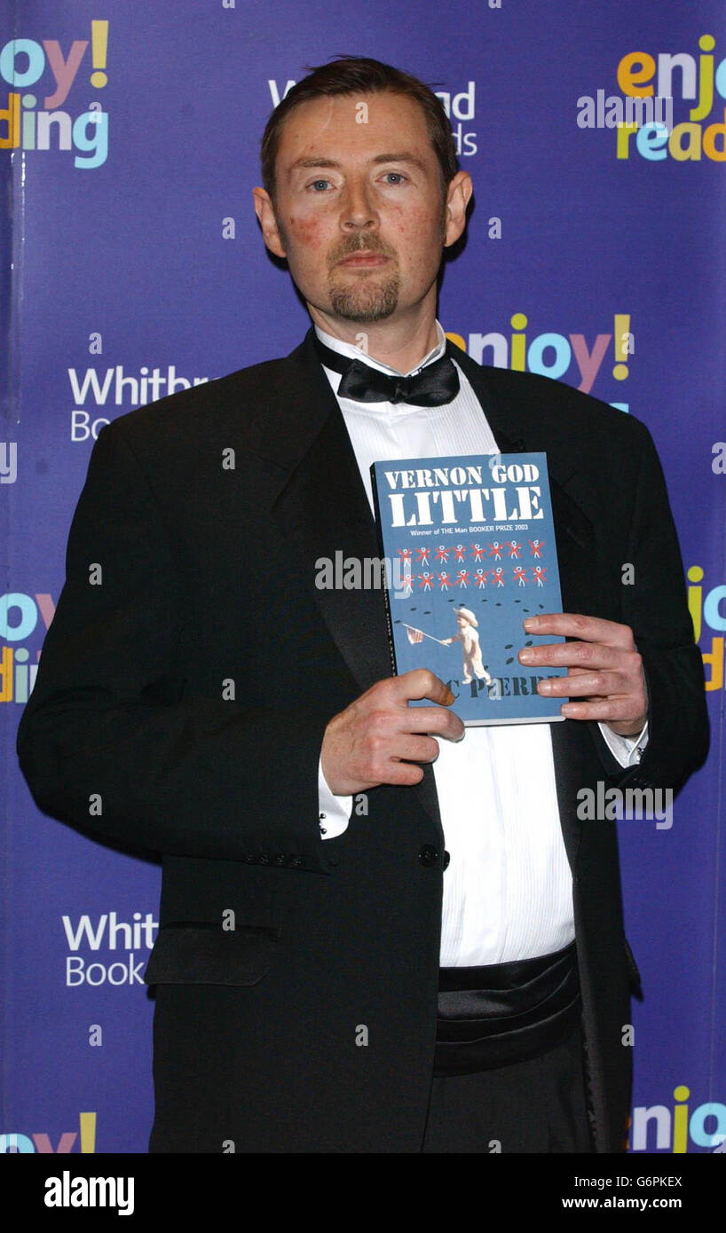 Autor DBC Pierre, der den Whitbread First Novel Award gewann, während einer Fotoanwärterin für das Whitbread Book of the Year 2003 im Rahmen der Whitbread Book Awards in der Brauerei im Osten Londons Stockfoto