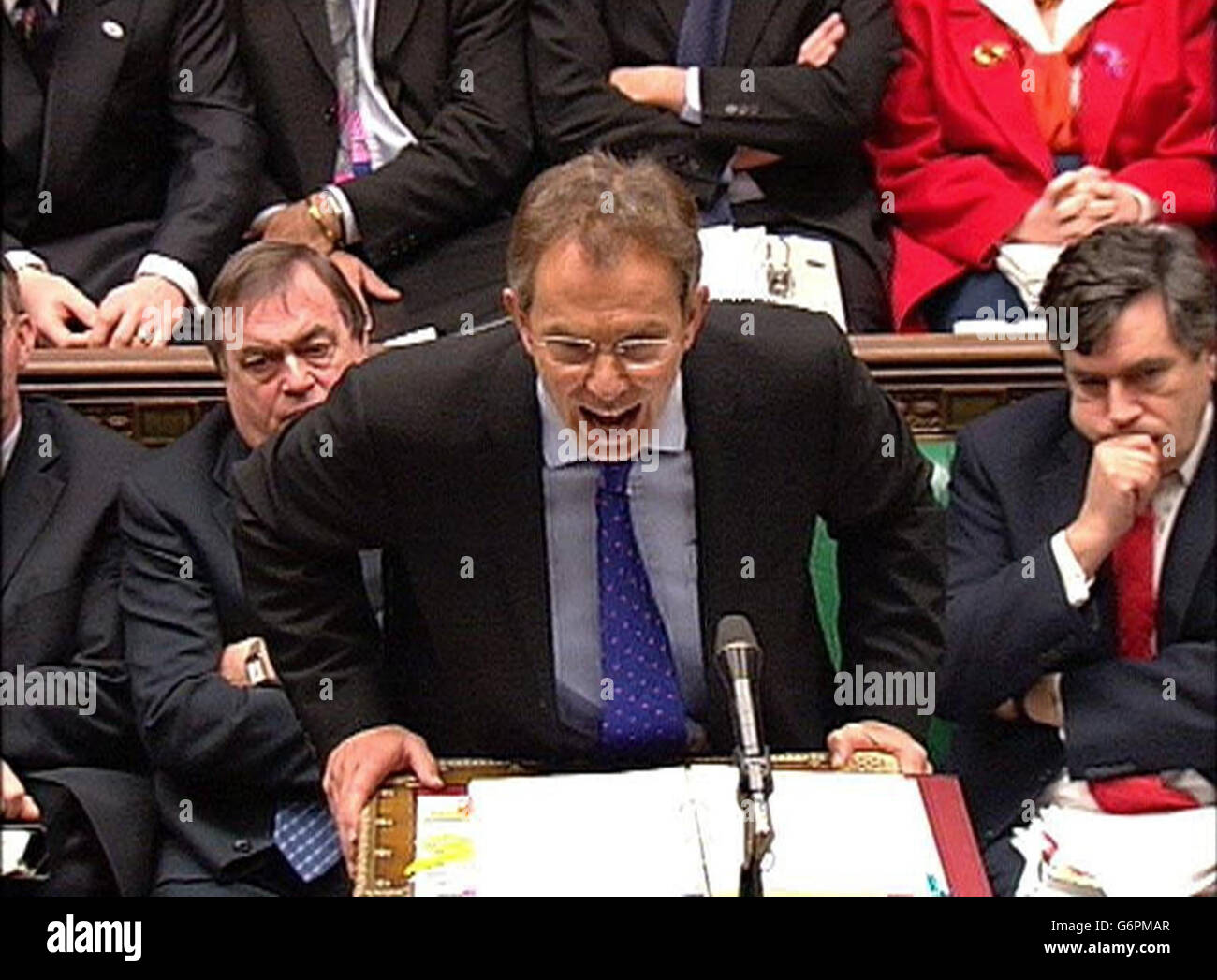 Premierminister Tony Blair während seiner wöchentlichen Fragestunde im Unterhaus in London. Stockfoto