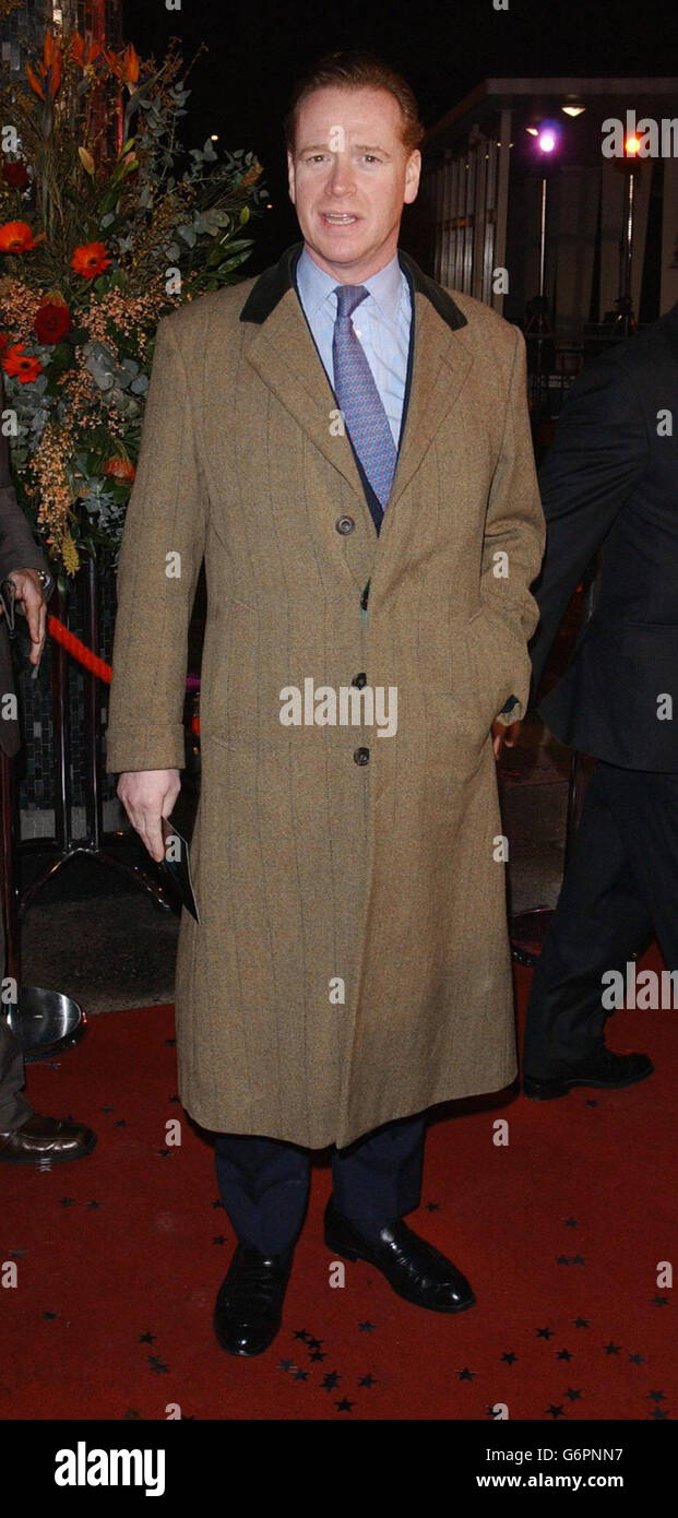 James Hewitt kommt zu den 2003 TV Moments Awards, die im BBC Television Centre, London, stattfinden. Stockfoto