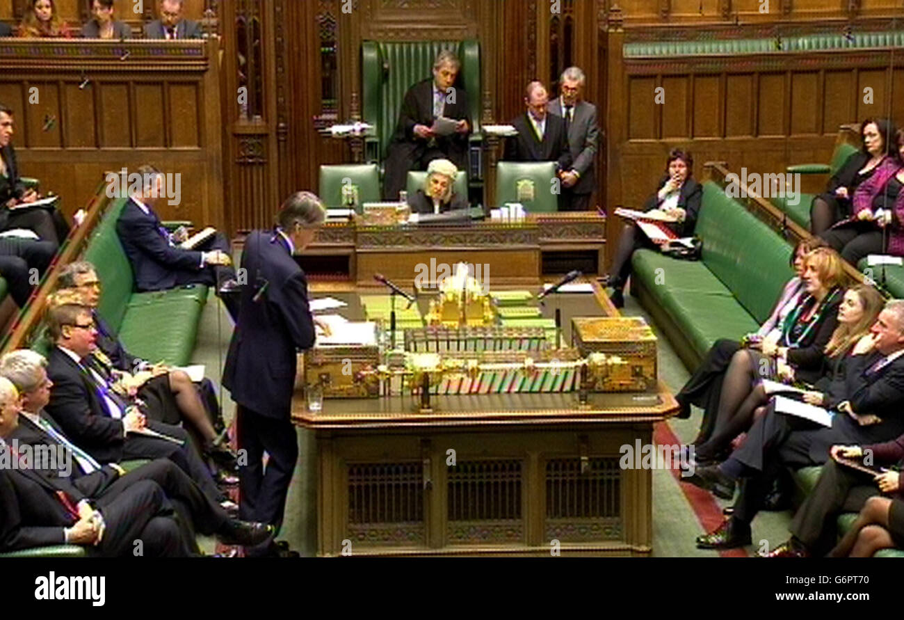 Verteidigungsminister Philip Hammond gibt im Londoner Unterhaus eine Erklärung zur Umstrukturierung der Streitkräfte ab. Stockfoto