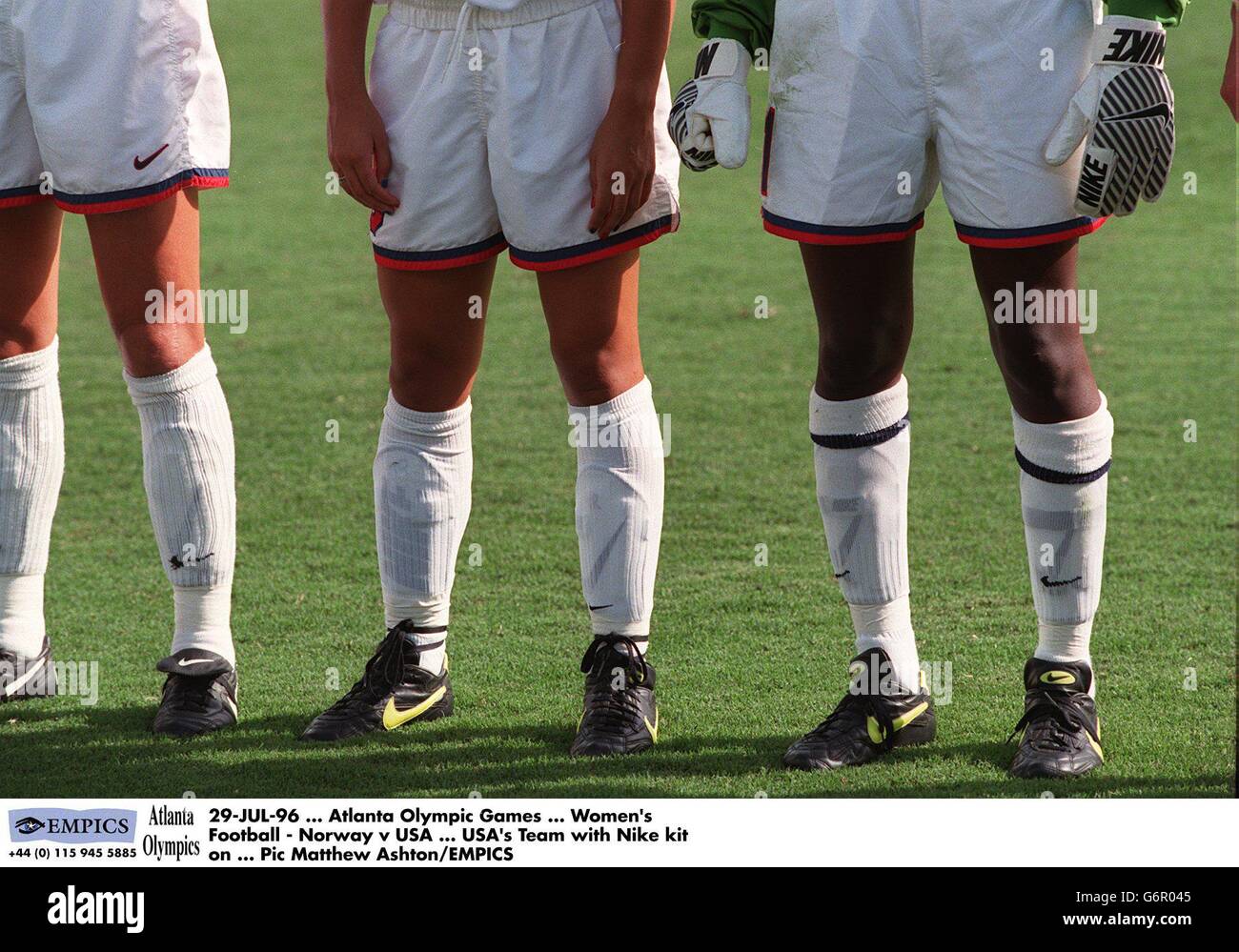 29-JUL-96, Olympische Spiele in Atlanta, Fußball für Frauen – Norwegen – USA, Team der USA mit Nike-Trikot Stockfoto