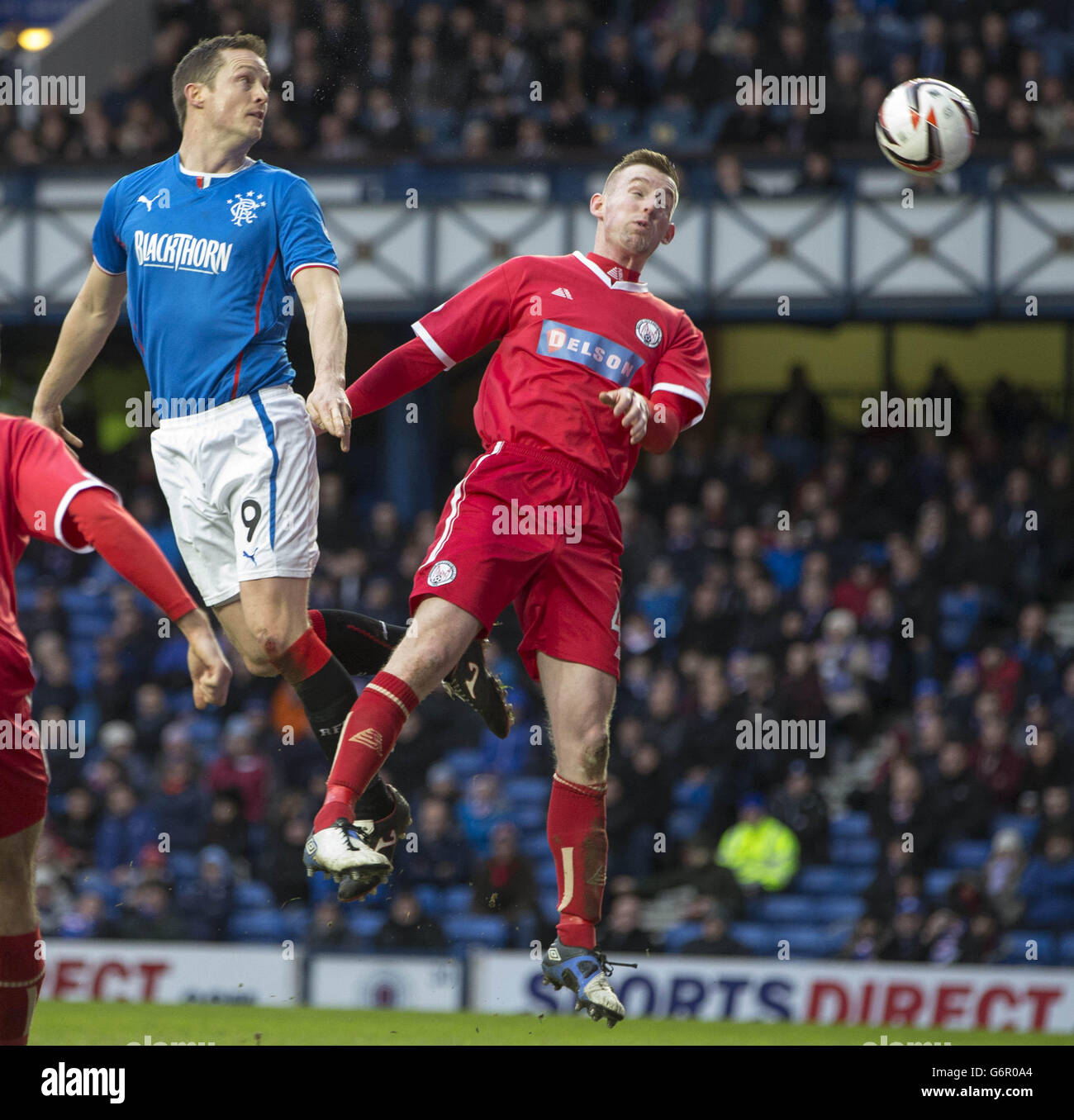 Fußball - Scottish League One - Rangers gegen Brechin City - Ibrox Stadium. Die Rangers Jon Daly (links) erzielen im 1-Match der Scottish League im Ibrox Stadium, Glasgow, den zweiten Treffer seiner Seite. Stockfoto