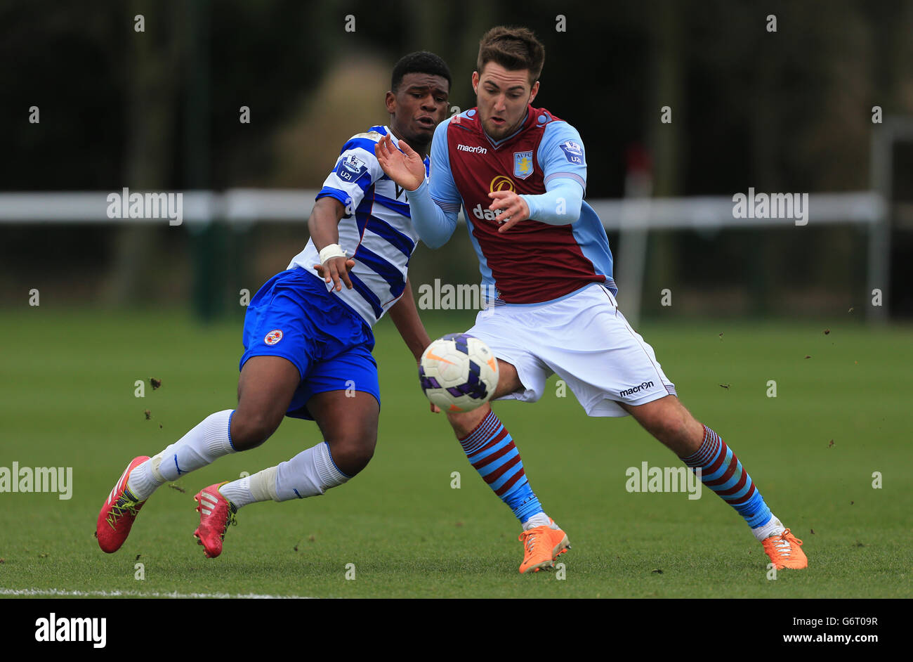 Fußball - Barclays U21-Premier League - Aston Villa V Reading - Bodymoor Heath Trainingsgelände Stockfoto