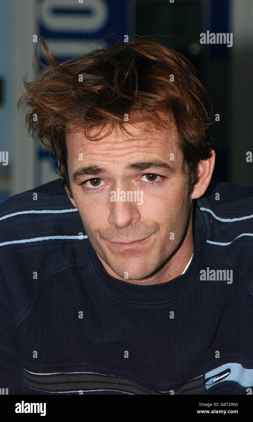 Luke Perry MTVs TRL UK Stockfoto