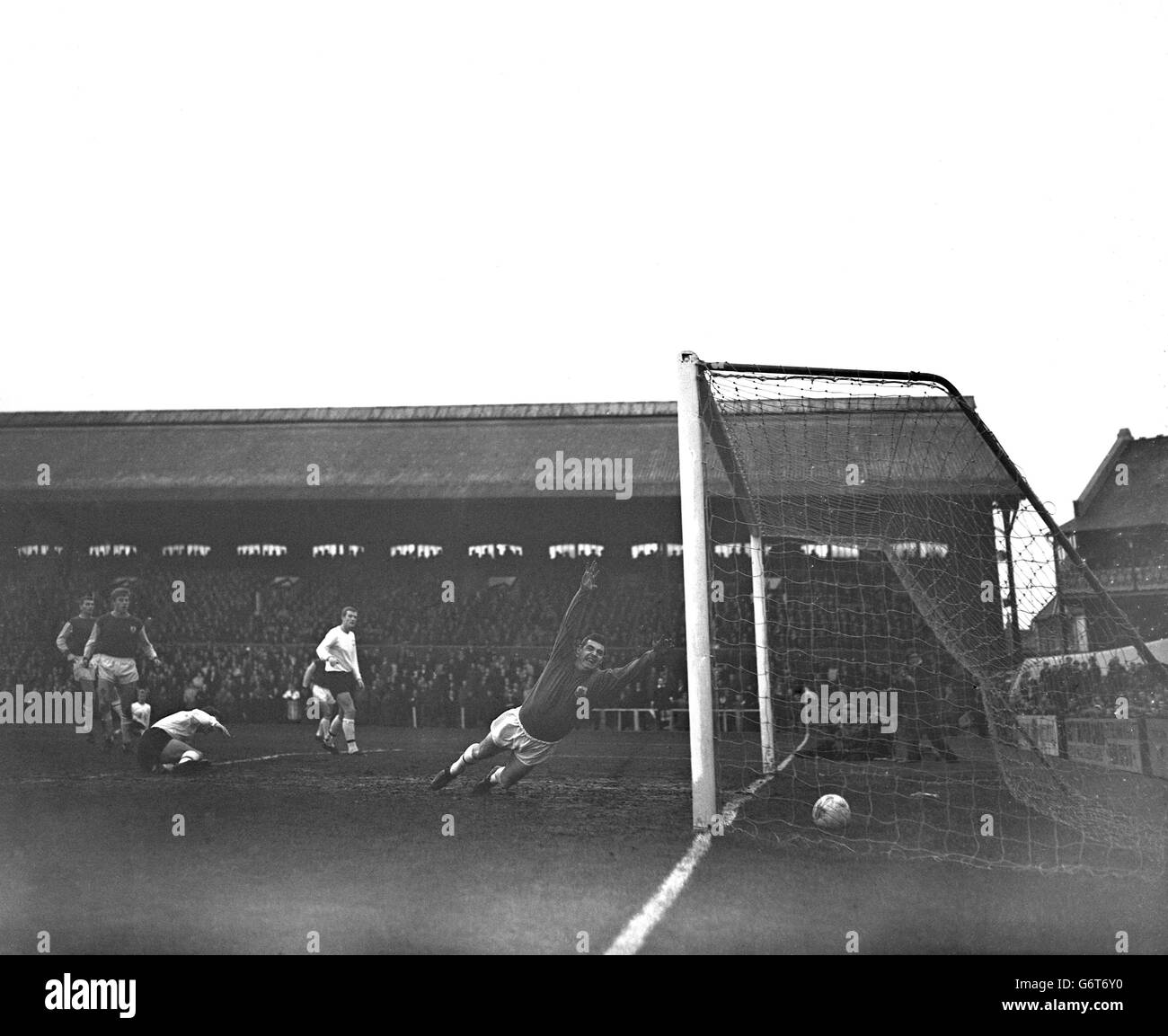 Fußball - Liga Division One - Fulham V Burnley - Craven Cottage Stockfoto