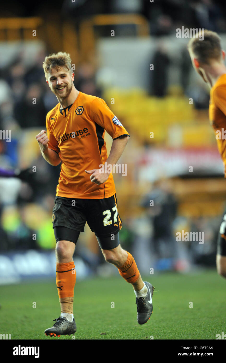 Michael Jacobs von Wolverhampton Wanderers feiert mit James Henry sein zweites Tor und Wolves Stockfoto