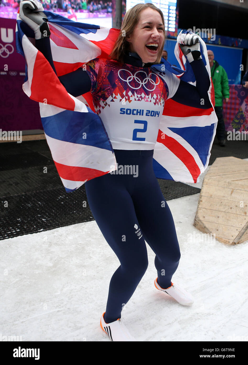 Die britische Lizzy Yarnold feiert Gold im Women's Skeleton im Sanki Sliding Center während der Olympischen Spiele 2014 in Sotschi in Krasnaya Polyana, Russland. DRÜCKEN Sie VERBANDSFOTO. Bilddatum: Freitag, 14. Februar 2014. Siehe PA Geschichte OLYMPICS Skeleton. Bildnachweis sollte lauten: Andrew Milligan / PA Wire. EINSCHRÄNKUNGEN: Nur für Nachrichtendienste. Nur für redaktionelle Zwecke. Keine Videoemulation. Stockfoto