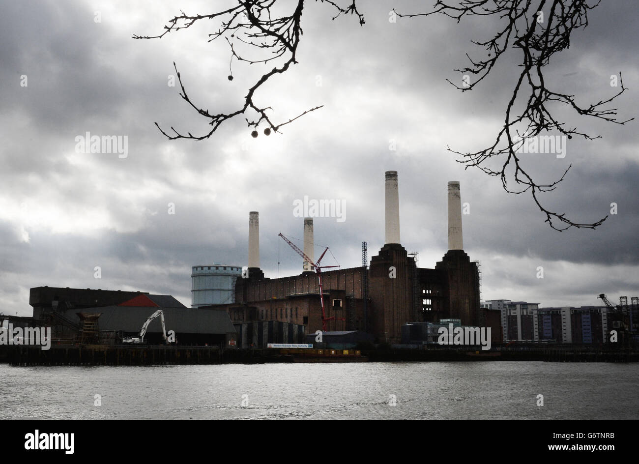 Das Battersea Power Station als Wohnungen, die auf dem Wahrzeichen in der Nähe der Themse in London gebaut werden, wird im Mai in den Verkauf gehen. Stockfoto