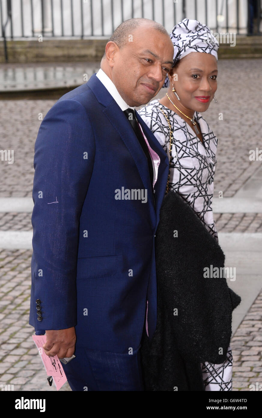 Paul Boateng kommt zur Westminster Abbey in London, wo er einen Gedenkgottesdienst für den ehemaligen südafrikanischen Präsidenten Nelson Mandela feiern wird. Stockfoto