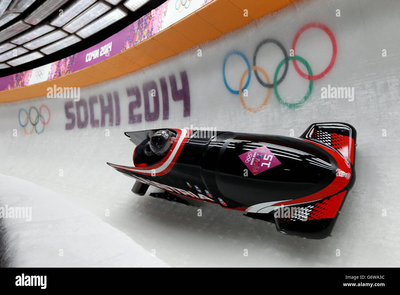 Österreichs Christina Hengster beim Frauen-Bobfahren während der Olympischen Spiele in Sotschi 2014 in Sotschi, Russland. DRÜCKEN Sie VERBANDSFOTO. Bilddatum: Mittwoch, 19. Februar 2014. Siehe PA Geschichte OLYMPICS Bobsleigh. Bildnachweis sollte lauten: David Davies/PA Wire. EINSCHRÄNKUNGEN: Nur für Nachrichtendienste. Nur für redaktionelle Zwecke. Keine Videoemulation. Stockfoto