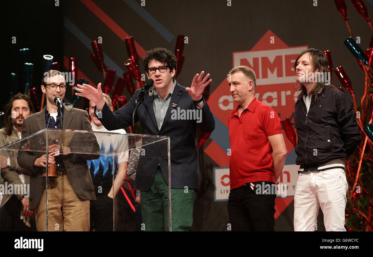 Belle und Sebastian erhalten ihren Preis für herausragenden Beitrag zur Musik bei den NME Awards 2014 an der Brixton Academy, London. Stockfoto