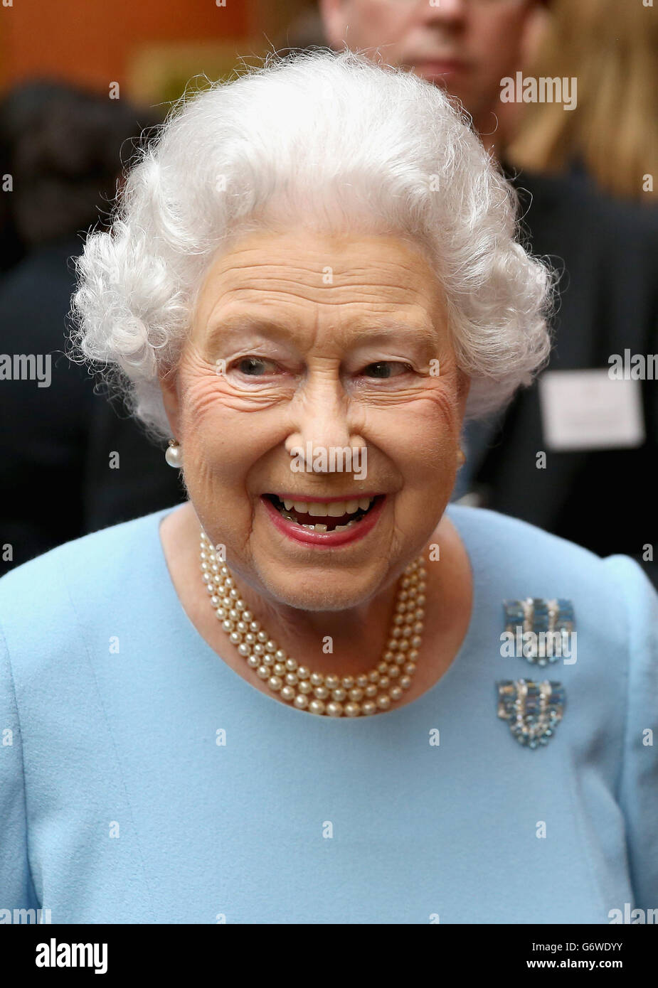 Königin Elizabeth II. Nahm an einem Empfang zum Jubiläum der Queen's Anniversary Prizes for Higher and Further Education im Buckingham Palace in London Teil. Stockfoto