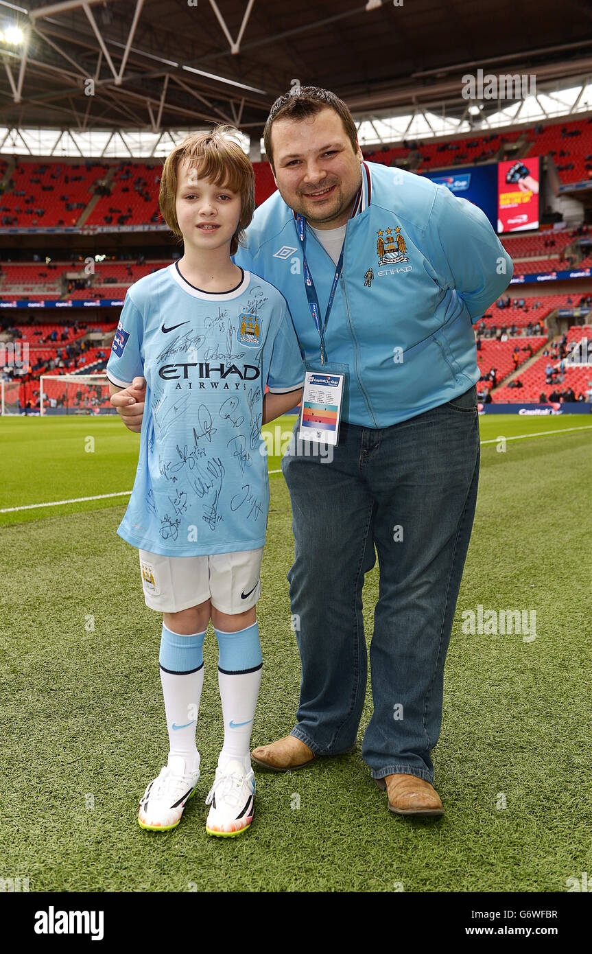 Fußball - Capital One Cup - Finale - Manchester City gegen Sunderland - Wembley Stadium. Manchester City Spieltag Maskottchen vor dem Spiel Stockfoto