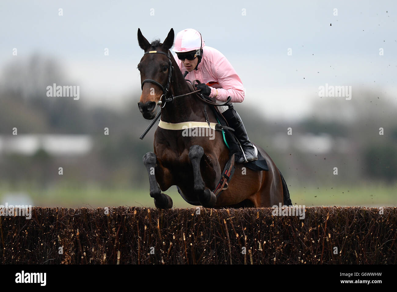 Umberto D'olivate unter Jockey Felix De Giles springt weiter Die erste ...