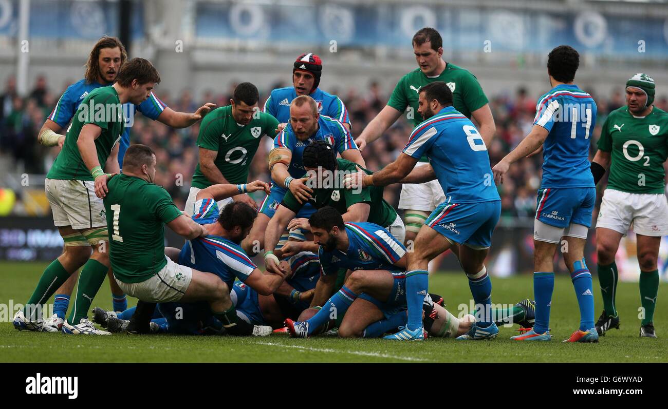 Die Teams Irland und Italien spielen beim RBS Six Nations Spiel im Aviva Stadium, Dublin, Irland. Stockfoto