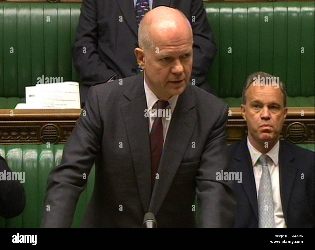 Außenminister William Hague gibt vor dem Londoner Unterhaus eine Erklärung ab, während Abgeordnete über die anhaltende Lage in der Ukraine diskutieren. Stockfoto