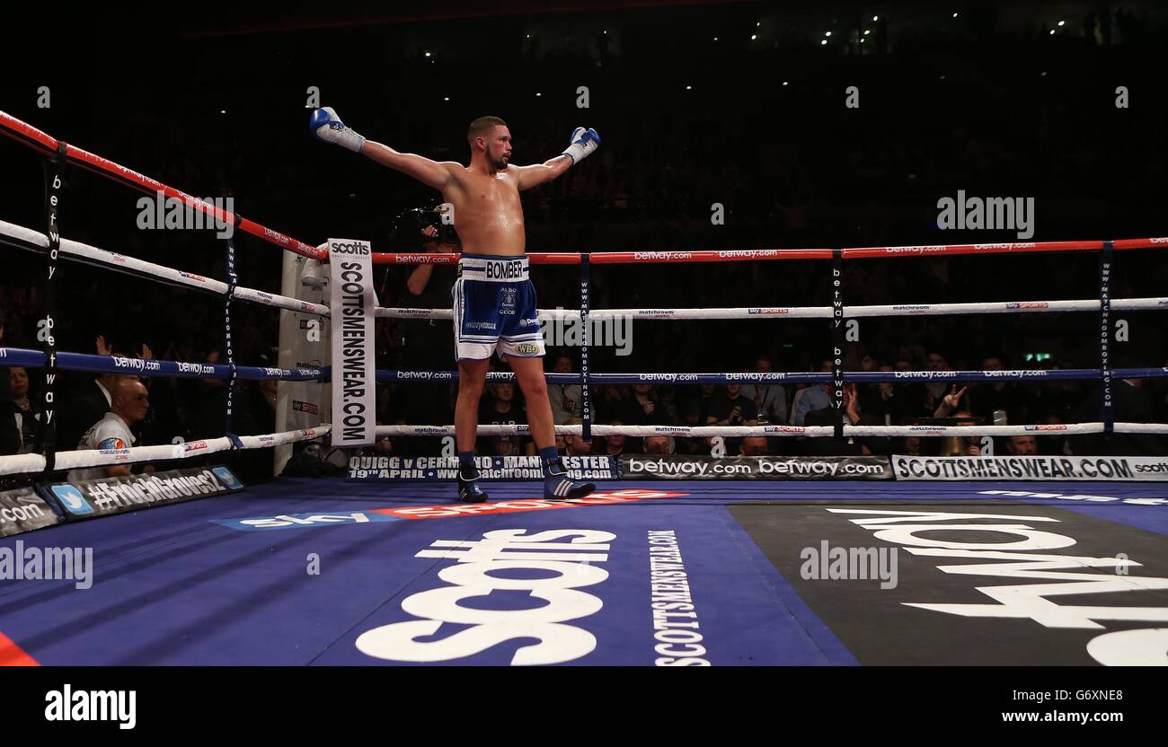 Tony Bellew feiert den Sieg von Valery Brudov in ihrem WBO International Crusierweight Kampf in der Echo Arena Liverpool. Stockfoto