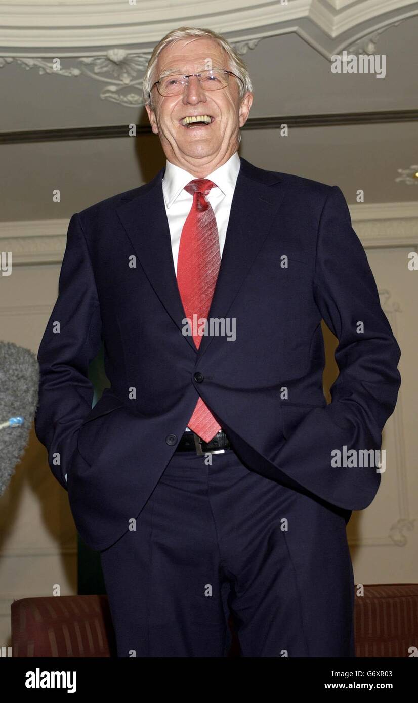 Prominente fernsehmedien michael parkinson Fotos und