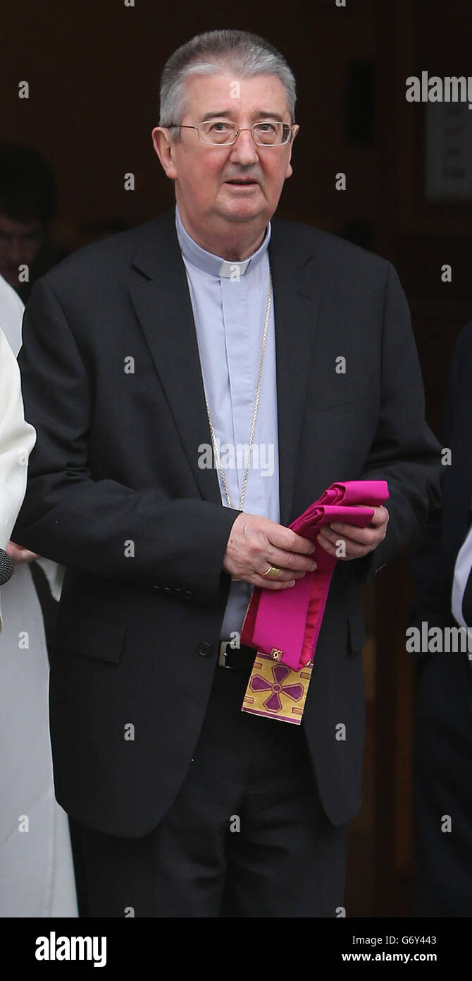 Der Erzbischof von Dublin, Diarmuid Martin, während der Trauermesse von Christine Buckley, einer institutionellen Missbrauchskampagne, die das Aislinn Centre for Missbrauchsüberlebende mitbegründete, in der Kirche St. Therese, Mount Merrion, Dublin. Stockfoto
