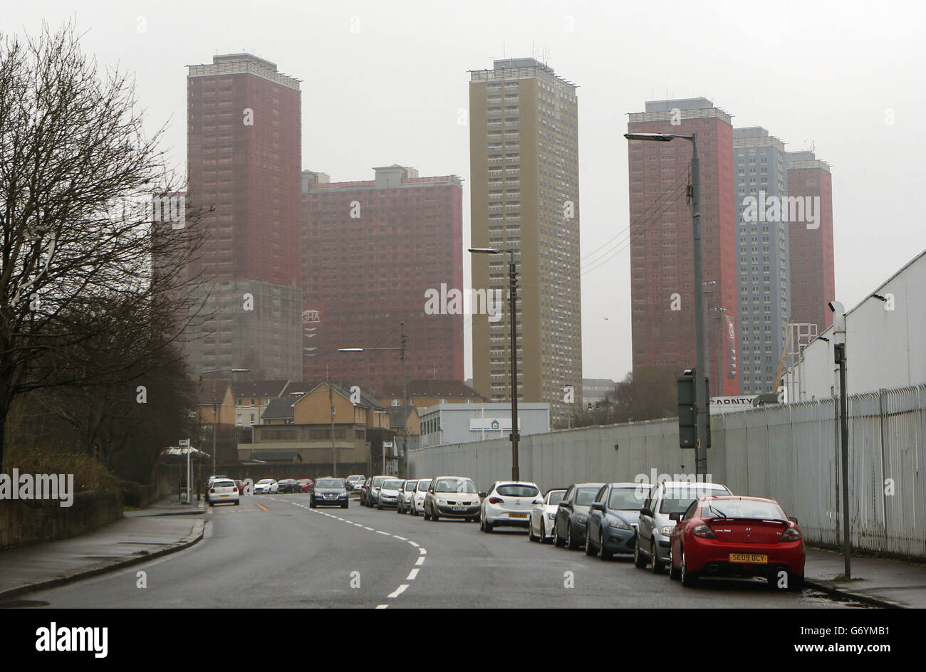 Die Red Road Wohnungen in Glasgow, die während der Eröffnungszeremonie der Commonwealth Games live abgerissen werden. Stockfoto