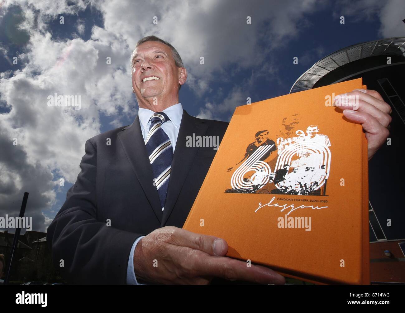 Der schottische FA-Präsident Campbell Ogilvie startet offiziell Glasgows Bewerbung um eine Gastgeberstadt für das Finale der UEFA Euro 2020 im Rahmen einer Pressekonferenz im Hampden Park in Glasgow. Stockfoto