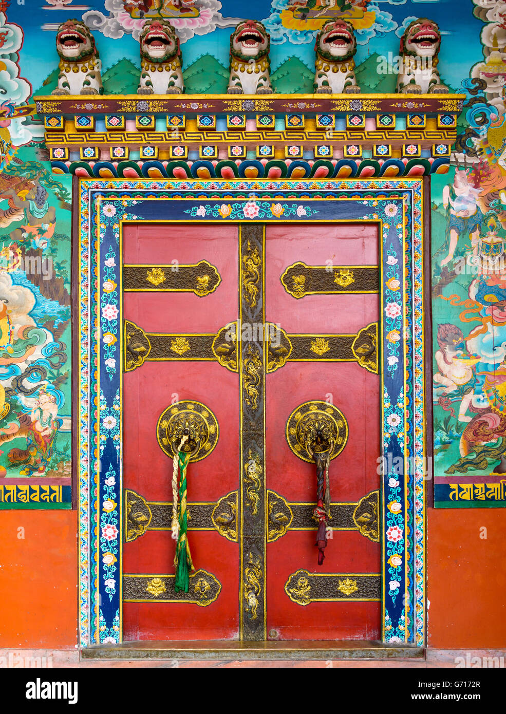 Buddhistischen Kloster Tür am Boudhanath in Kathmandu, Nepal Stockfoto