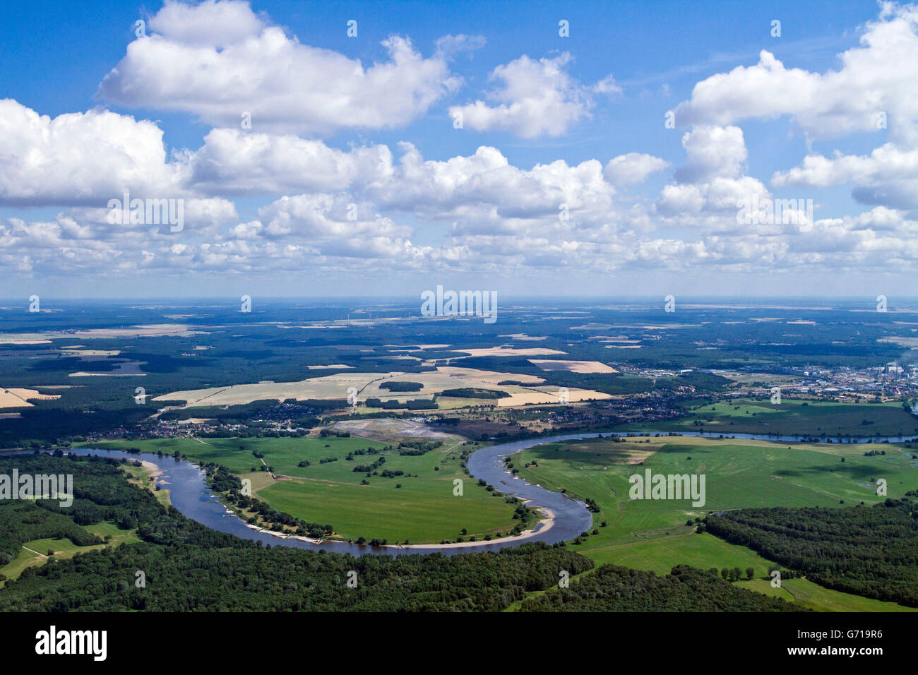Elbe River, zwischen Griebo, Apollensdorf und Wittenberg, mittlere Elbe-Biosphärenreservat, Sachsen-Anhalt, Deutschland / Mäander Stockfoto