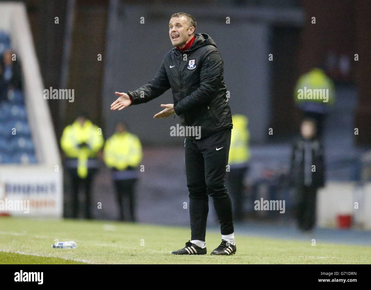 Ayr United Manager Mark Roberts während des ersten Spiels der Scottish League in Ibrox, Glasgow. Stockfoto