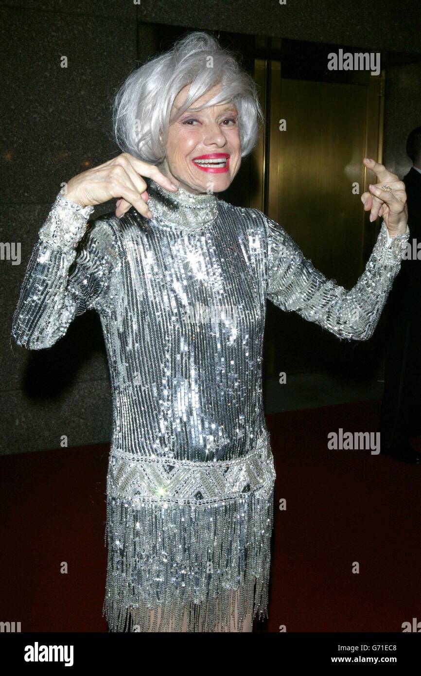 Carol Channing kommt für die 2004 Tony Awards bei Radio City Music Hall in New York City Stockfoto