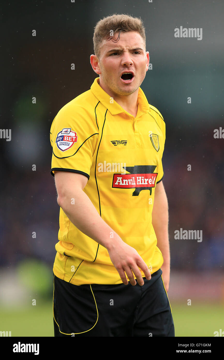 Fußball - Sky Bet League Two - Burton Albion gegen Chesterfield - Pirelli Stadium. Alex MacDonald, Burton Albion. Stockfoto