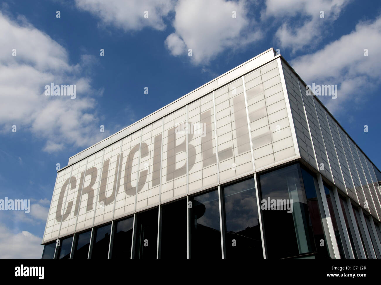 Eine allgemeine Ansicht des Crucible während der DAFABET World Snooker Championships im Crucible, Sheffield. Stockfoto