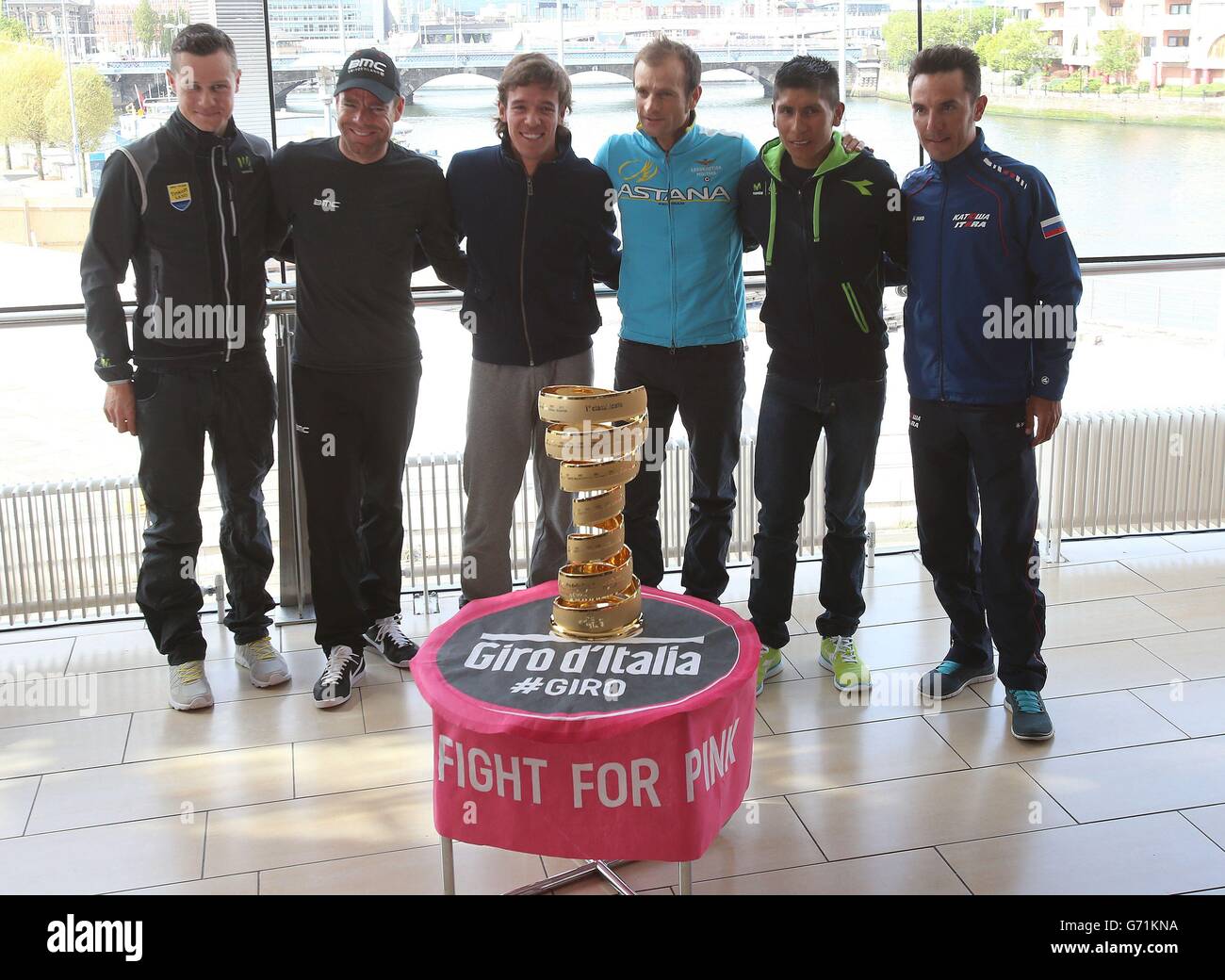 (Links-rechts) Nicholas Roche, Cadel Evans, Rigoberto Uran, Michelle Scarponi, Nairo Quintana und Joaquin Rodriguez, während einer Pressekonferenz in der Belfast Waterfront Hall, Belfast. Stockfoto