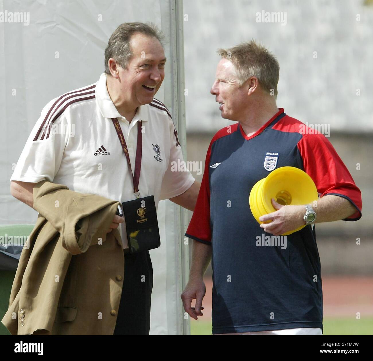 Euro 2004 ehemalige Liverpool Manager Gerrard Houllier Stockfoto