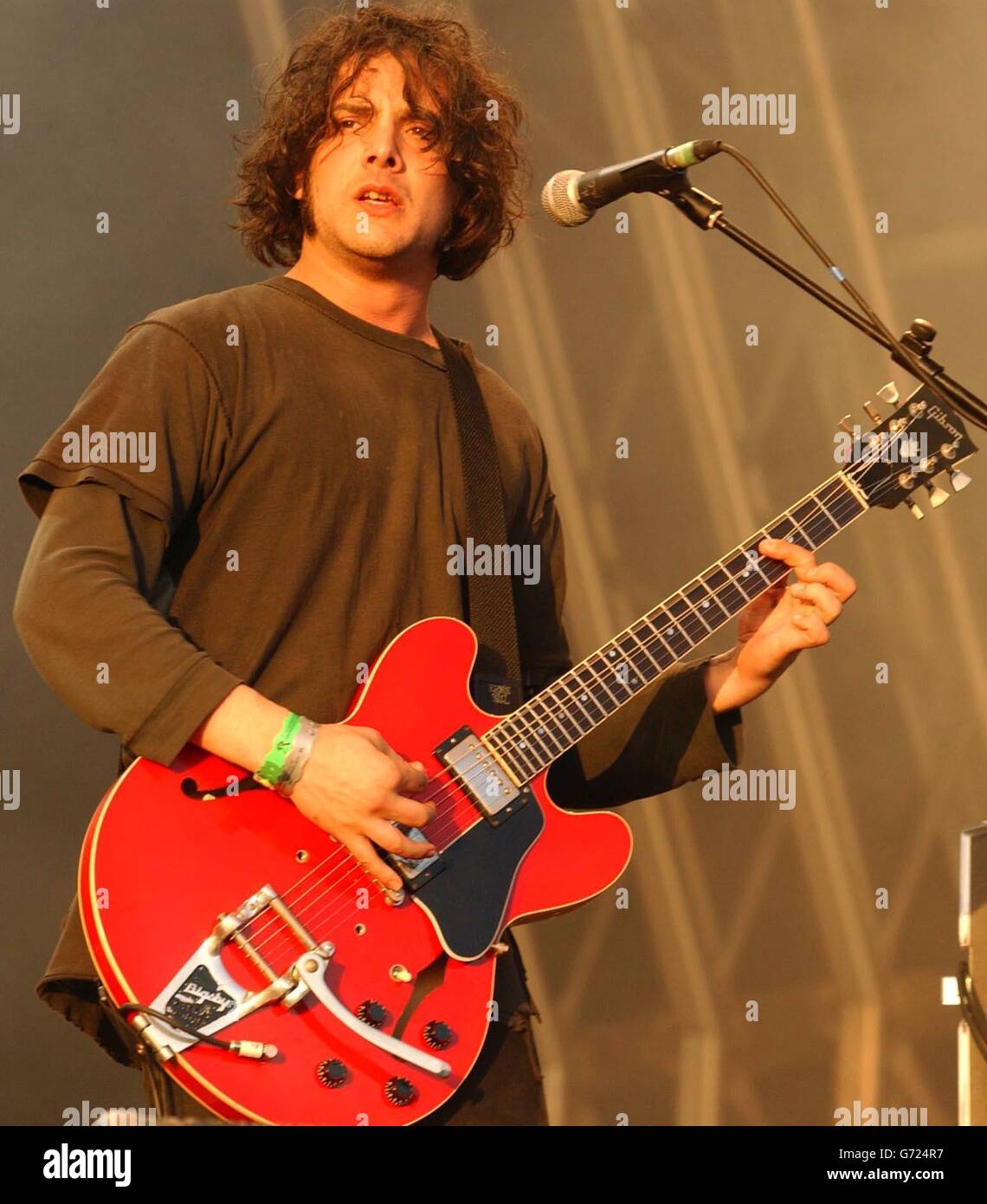 Black Rebel Motorcycle Club treten live auf der anderen Bühne während des Glastonbury Festivals auf, das auf der Worthy Farm in Pilton, Somerset, stattfindet. Stockfoto