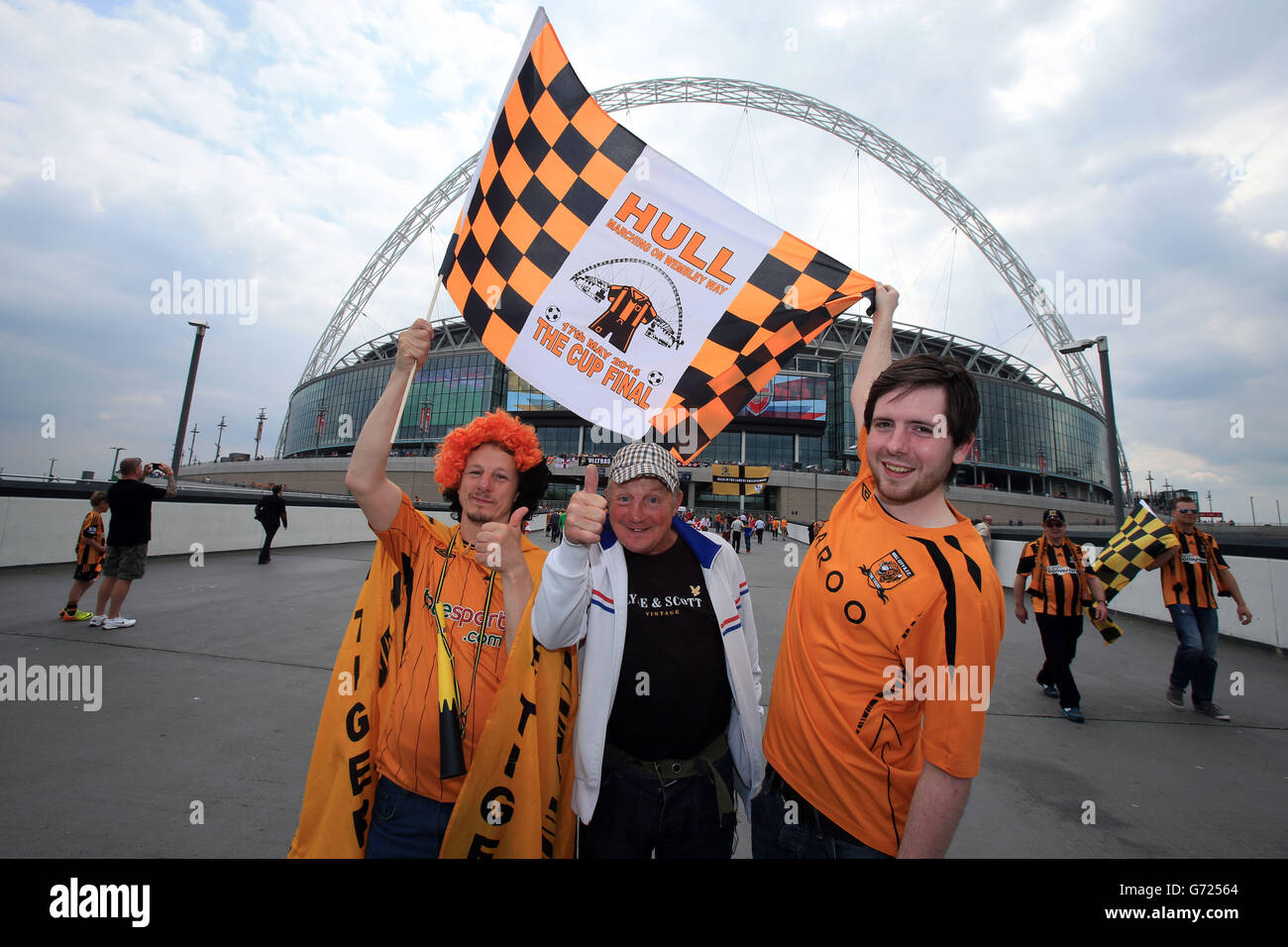 Hull City Fans auf Wembley weit vor dem FA Cup Finale im Wembley Stadium, London. Stockfoto