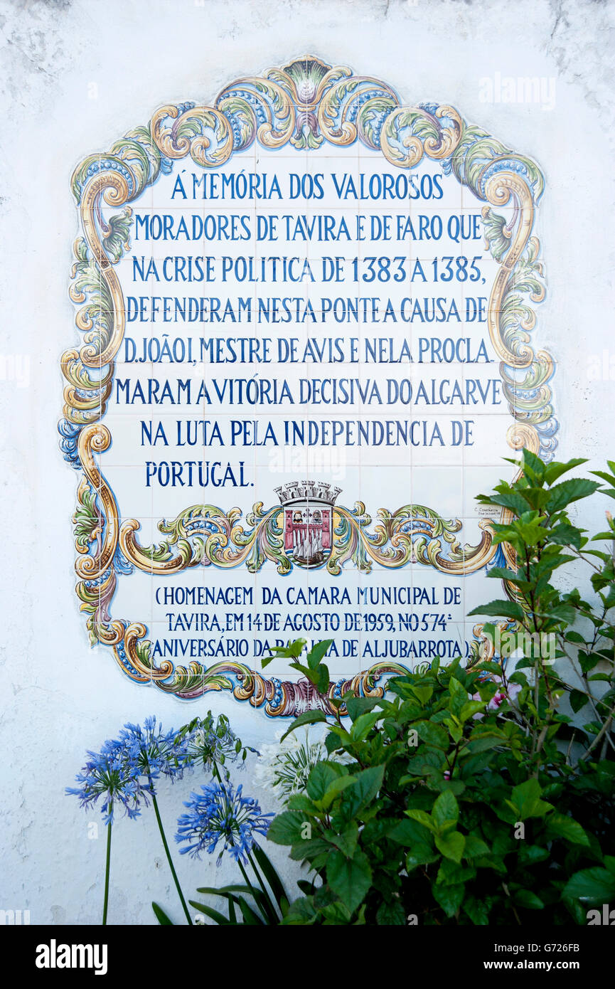 Azulejos, Fliesen-Inschrift, in der Stadt Tavira, Ost-Algarve, Portugal, Europa Stockfoto