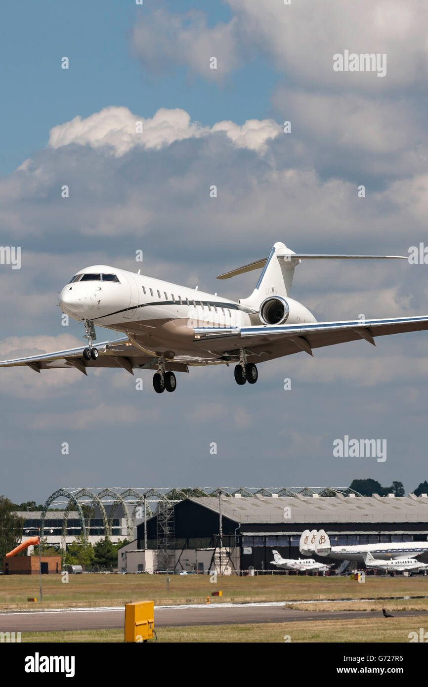 Bombardier bd 700 global express vip jet Fotos und Bildmaterial in hoher Auflösung Alamy