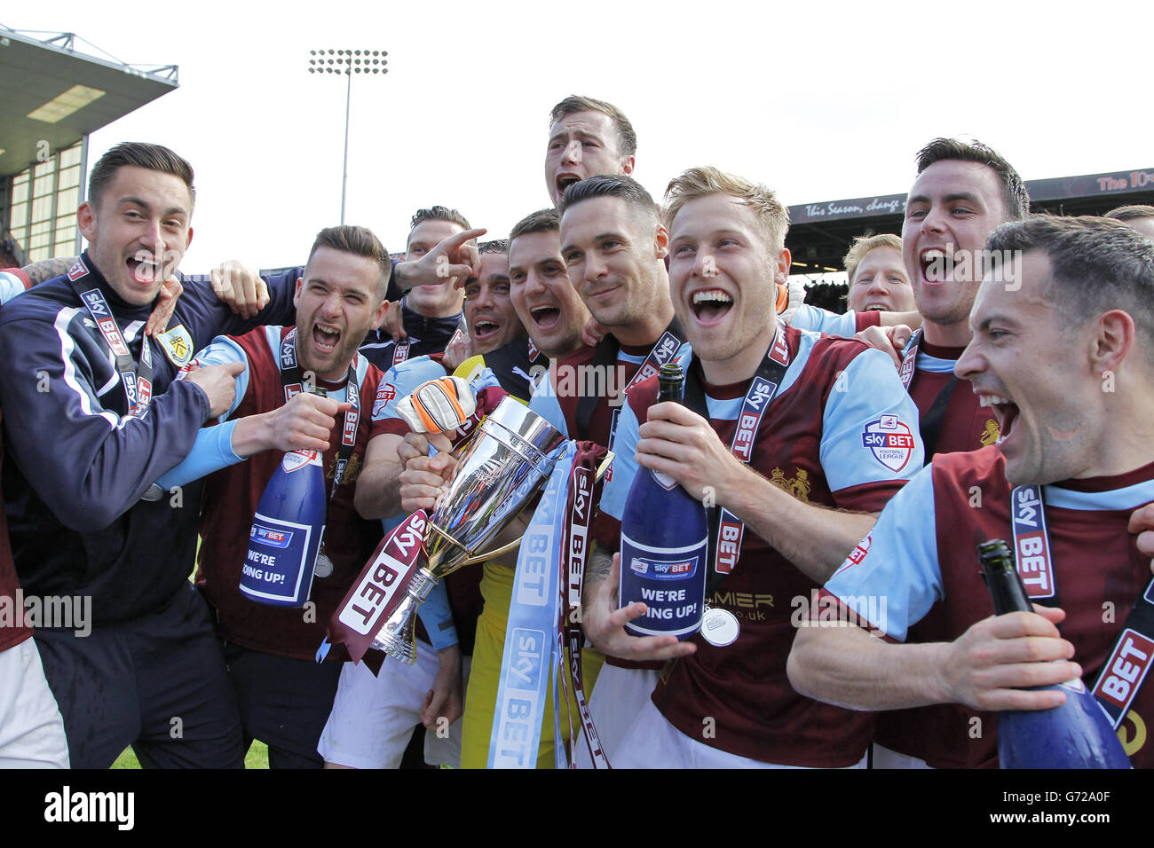 Fußball - Sky Bet Championship - Burnley gegen Ipswich Town - Turf Moor. Burnley feiert die Promotion und erreicht 2014 Nächstplatzierte Stockfoto