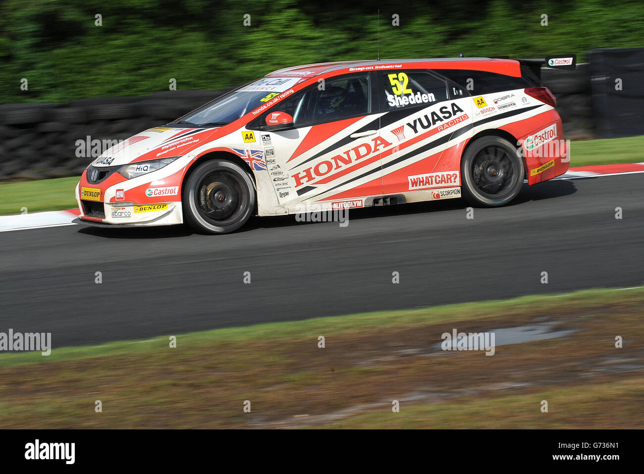 Gordon Shedden (Honda Yuasa Racing) belegte im Rennen 3 in Oulton Park den zweiten Platz hinter Aaron Smith. Stockfoto