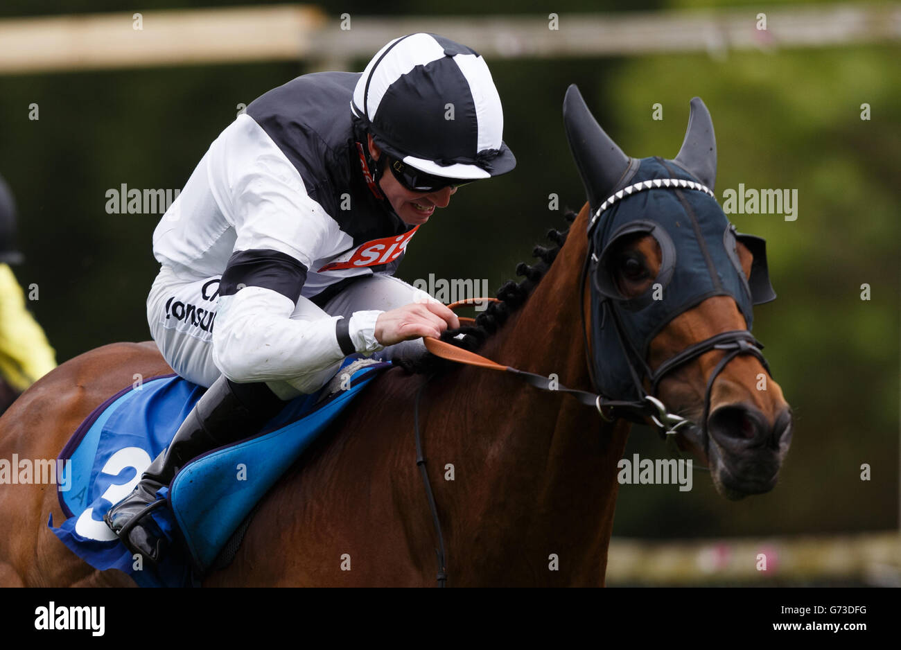 Saucy Minx von Jim Crowley geritten kommt nach Hause, um zu gewinnen The Janes' Solicitors Fillies' Handicap (Klasse 4) (4YO plus) Stockfoto